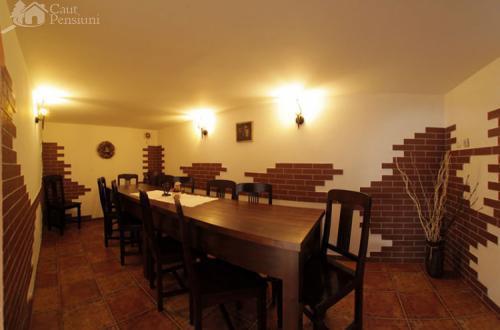 Pensiunea Boema Piatra Neamt Ngoại thất bức ảnh